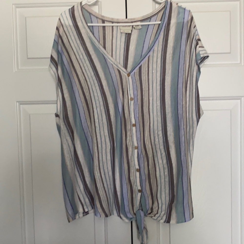 Rachel Zoe top with Tie at front bottom.